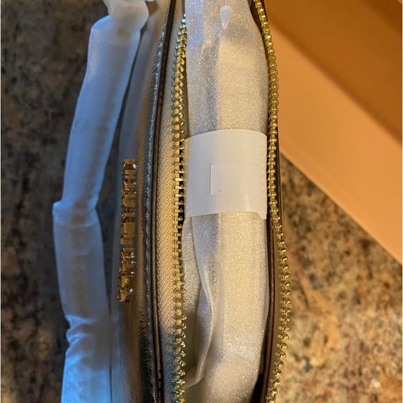 Michael Kors Gold Jet Set Medium Shoulder Crossbody Bag + Credit Card Wallet - Picture 5 of 11